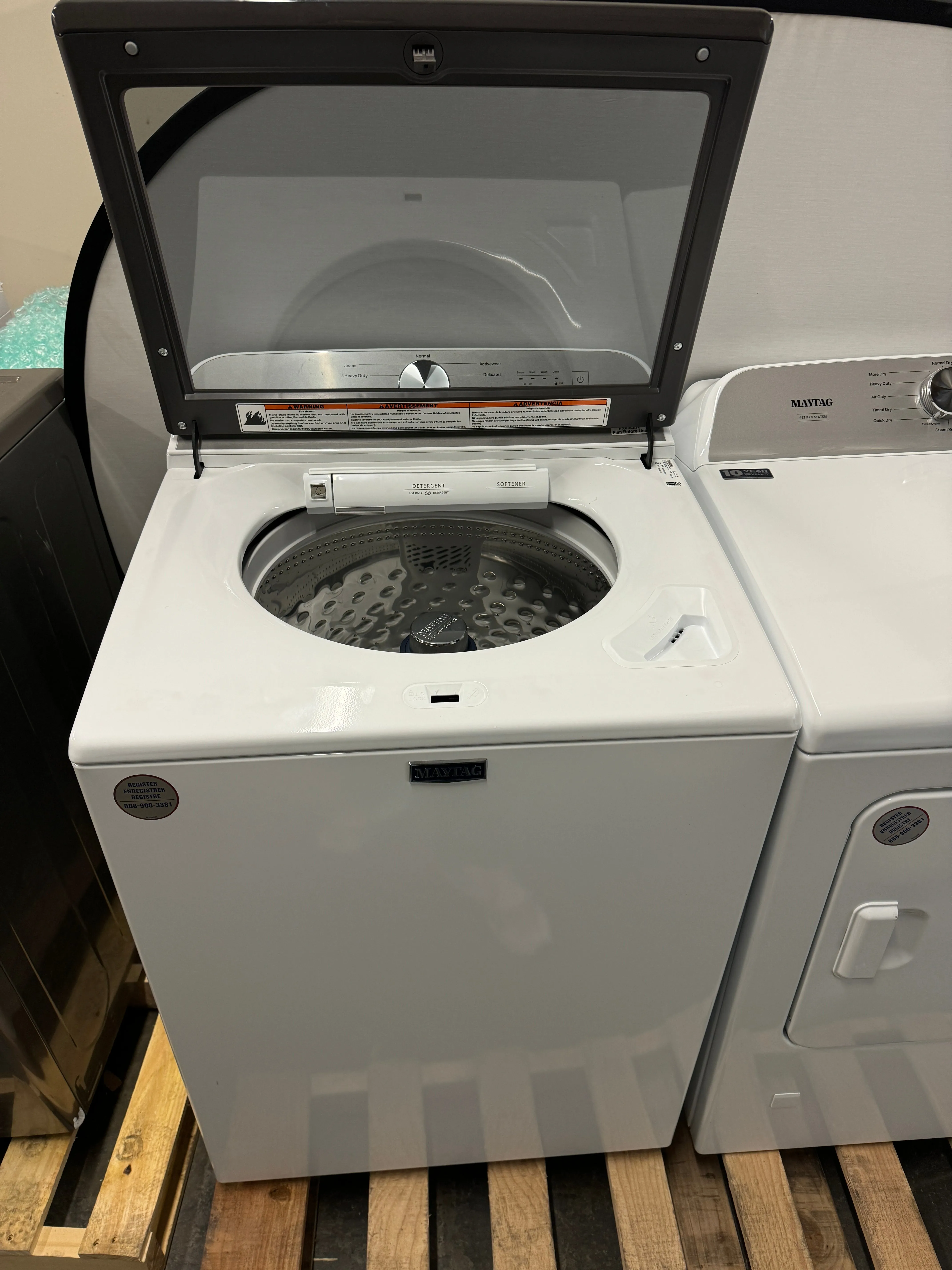 Maytag MGD6500MW 29 Inch Gas Dryer with 7.0 Cu. Ft. Capacity: White   Maytag MVW6500MW 28 Inch Pet Pro Top Load Washer with 4.7 Cu. Ft. Capacity: White
